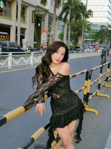 Who Is the Glamorous Singer Connected to ViruSs in Recent Rumors? - image 0