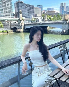 Meet the Standout Korean Beauties on the Hit Dating Show Paradise Island - image 2