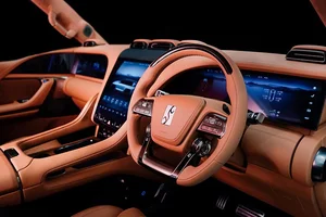 Yangwang U8L: China's Luxury SUV Rivaling the Rolls-Royce Cullinan - image 3