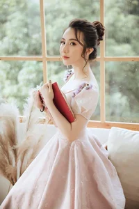 Gentle Beauty of Nguyen Ha Phuong Captivates Fans - image 72