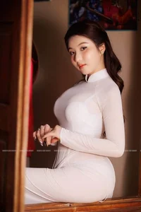 Gentle Beauty of Nguyen Ha Phuong Captivates Fans - image 26