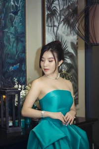 Gentle Beauty of Nguyen Ha Phuong Captivates Fans - image 29