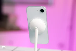 Hands-on with the iPhone 17e: A Stunning Pink Design, Pro Performance, and Exceptional Value - image 2