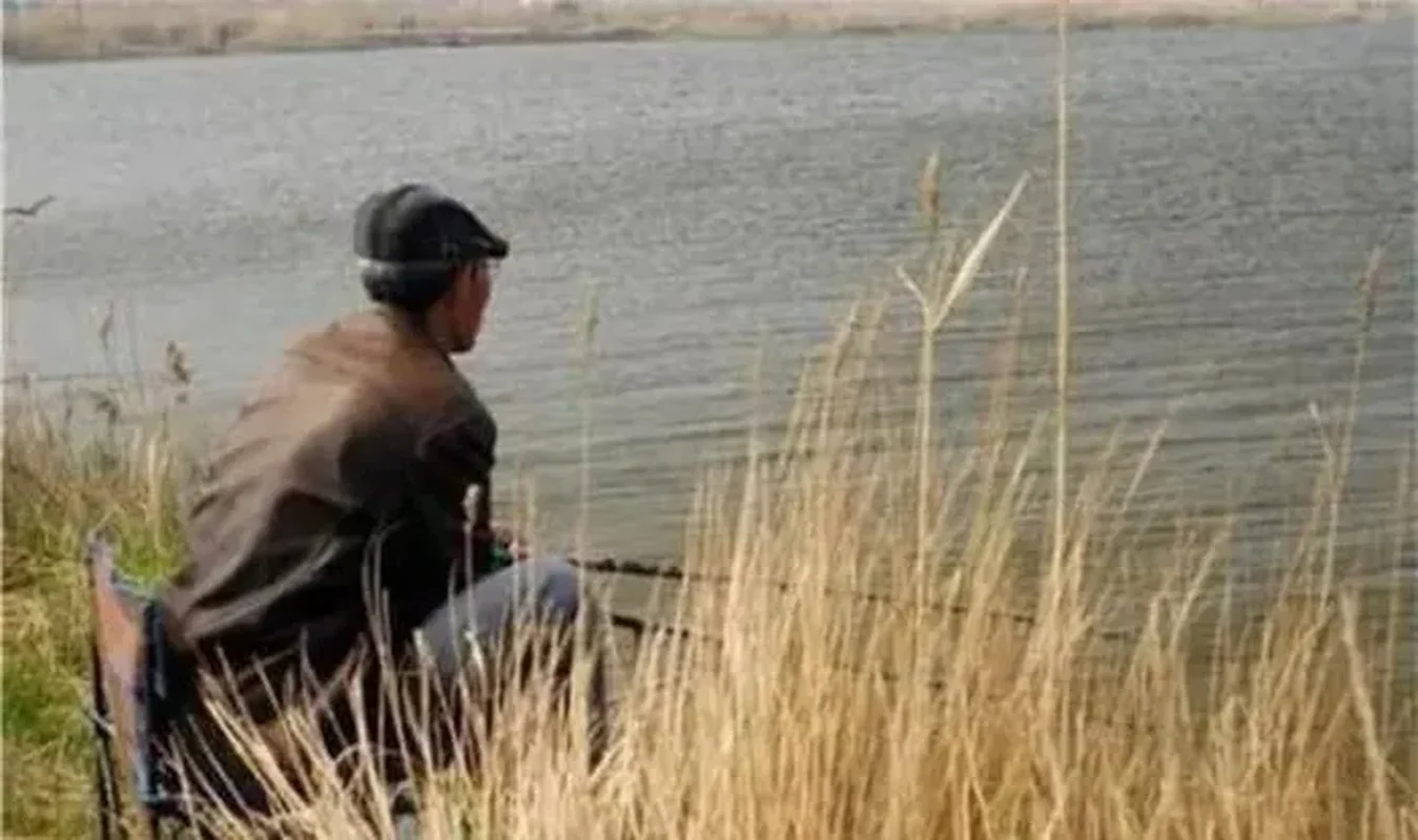 How an Old Man’s Unbelievable Fishing Catch Changed His Life Overnight