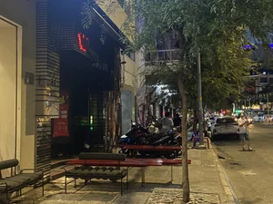 Public Controversy: Bar Representative and Family React to Trung Quan Idol Incident - image 2