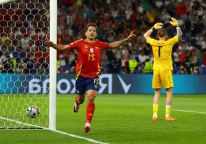 Spain Crowned Euro 2024 Champions After Defeating England in Thrilling Final - image 7