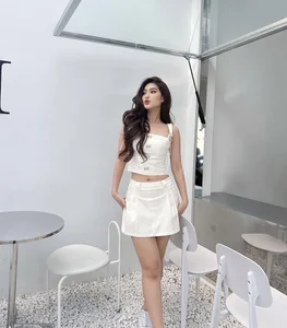 Stunning Gen Z Beauty Queen Captivates Fans in Traditional Vietnamese Ao Dai - image 3
