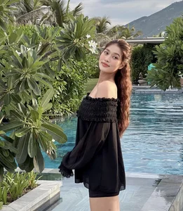 Stunning Gen Z Beauty Queen Captivates Fans in Traditional Vietnamese Ao Dai - image 15