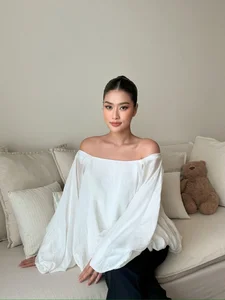 Stunning Gen Z Beauty Queen Captivates Fans in Traditional Vietnamese Ao Dai - image 4