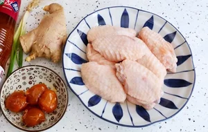 How to Make Crispy and Savory Glazed Chicken Wings Perfect for Family Dinners - image 2