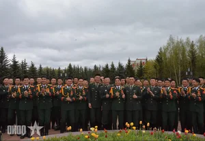 Vietnam People's Army Strengthens Ties with China and Laos through Cultural Exchange - image 5