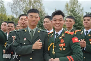 Vietnam People's Army Strengthens Ties with China and Laos through Cultural Exchange - image 13