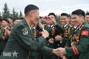 Vietnam People's Army Strengthens Ties with China and Laos through Cultural Exchange - image 1