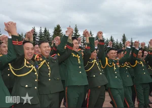 Vietnam People's Army Strengthens Ties with China and Laos through Cultural Exchange - image 12