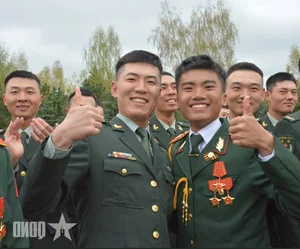 Vietnam People's Army Strengthens Ties with China and Laos through Cultural Exchange - image 6