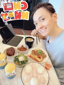 Kieu Minh Tuan Enjoys Delicious Homemade Noodles Cooked by Ngo Kien Huy’s Mother - image 0