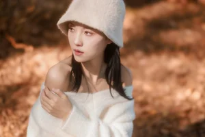 YiTuYu Art Language Vol.5793 YYYY: A Masterclass in Contemporary Portrait Photography and Visual Aesthetic - image 1