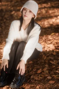 YiTuYu Art Language Vol.5793 YYYY: A Masterclass in Contemporary Portrait Photography and Visual Aesthetic - image 6