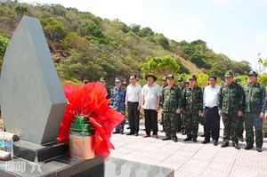 Ministry of Defense Inspects Strategic Construction on Hon Khoai Island - image 1