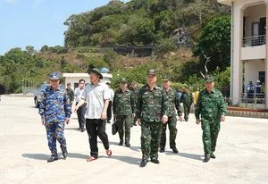 Ministry of Defense Inspects Strategic Construction on Hon Khoai Island - image 5