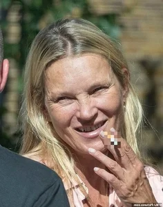 Supermodel Kate Moss Natural Aging and the Evolution of Beauty Standards - image 1