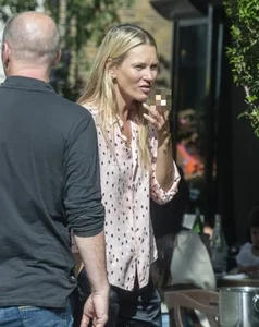 Supermodel Kate Moss Natural Aging and the Evolution of Beauty Standards - image 3