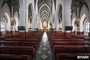 Exploring the Timeless Architectural Grandeur and Sacred History of the So Kien Basilica in Vietnam - image 12