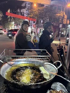 Footballer Nguyen Xuan Son’s Favorite Fried Banana Shop to Open New Branch - image 4