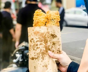 Footballer Nguyen Xuan Son’s Favorite Fried Banana Shop to Open New Branch - image 10
