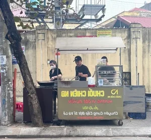 Footballer Nguyen Xuan Son’s Favorite Fried Banana Shop to Open New Branch - image 3