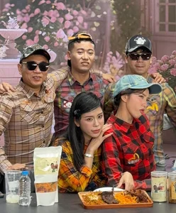 Miss Grand Thuy Tien Surprises Fans with Bold Street Style While Meeting Quang Linh Vlogs - image 0