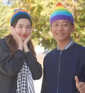 Miss Grand Thuy Tien Surprises Fans with Bold Street Style While Meeting Quang Linh Vlogs - image 1