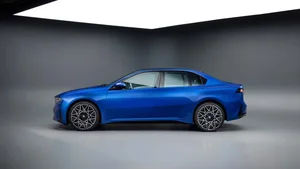 BMW i3 Neue Klasse Revealed: 463HP and 700KM Range to Challenge Tesla Model 3 - image 5
