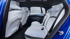 BMW i3 Neue Klasse Revealed: 463HP and 700KM Range to Challenge Tesla Model 3 - image 9