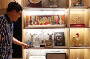 Inside the Luxurious $400,000 Apartment of Vietnamese Comedian Trung Ruoi - image 1