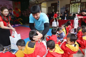 Bringing Hope and Joy: The Historic 'Tet of Hope' Program Reaches Nghe An Highlands - image 8