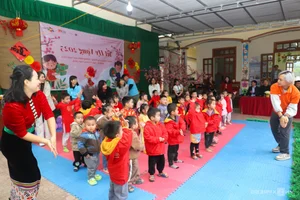 Bringing Hope and Joy: The Historic 'Tet of Hope' Program Reaches Nghe An Highlands - image 0