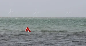 The Mysterious Disappearing Road: Exploring the Passage du Gois and Nature's Tidal Wonders - image 1