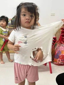 Mother Speechless by Teacher's Hilarious Message About Daughter - image 1
