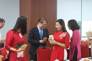 Dr. Phan Xuan Dung Praises the Dynamic Women of VUSTA - image 8