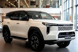 2027 Toyota Fortuner Leaked: A Boxier Design and Advanced Tech Features - image 3