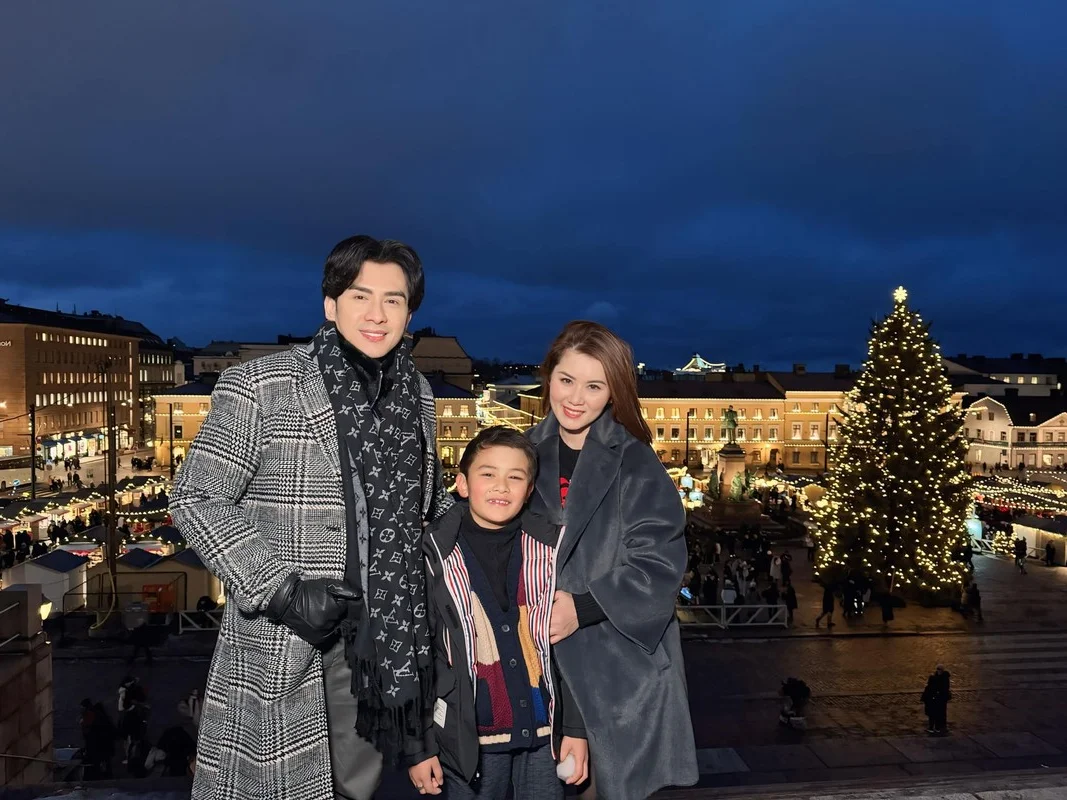 Celebrity Winter Getaway: Huyen Baby's Family in Korea and Diep Lam Anh's New Look