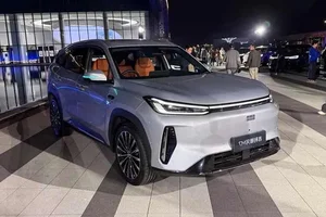Geely Galaxy M7 Launch: The SUV with Record-Breaking Fuel Efficiency - image 7