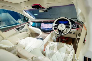 Mercedes-Maybach EQS SUV: Luxury Electric Excellence in Vietnam - image 11