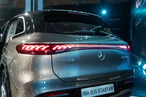 Mercedes-Maybach EQS SUV: Luxury Electric Excellence in Vietnam - image 17