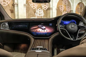 Mercedes-Maybach EQS SUV: Luxury Electric Excellence in Vietnam - image 16