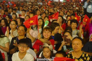 Unprecedented Historic Scenes and Large Crowds at August Revolution Square Hanoi - image 2
