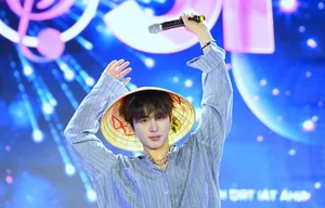 South Korean Rapper B.I Delivers Electrifying Performance of Hit Songs at Road to 8Wonder Concert - image 1