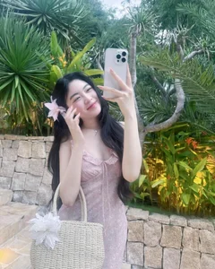 Summer Fashion Inspiration: Quyen Linh’s Daughter Shines in Elegant Strap Dress - image 4