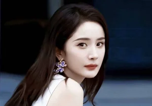 Real-Life Heroines: Chinese Actresses Whose Lives Mirror Their Strong Female Leads - image 18